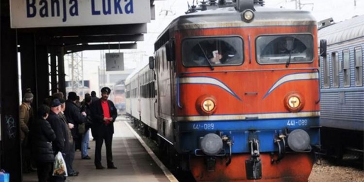 Radnici Željeznica RS obustavili rad zbog neuplaćenog osiguranja