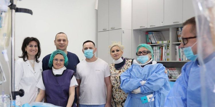 UKC RS prvi put ugradio PFO okluder: Zatvorena “rupica” na srcu bez operacije