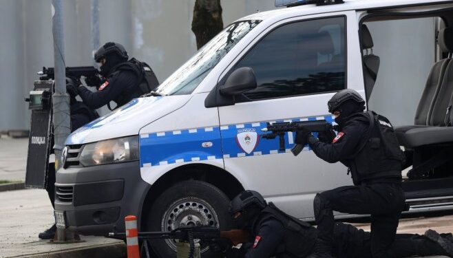 Naredne noći od 3 do 6 na Trgu Krajine proba pokazne vježbe Žandarmerije