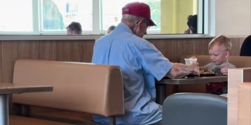 Potez dječaka vrijedan divljenja i suza: Ovo je nešto najslađe…