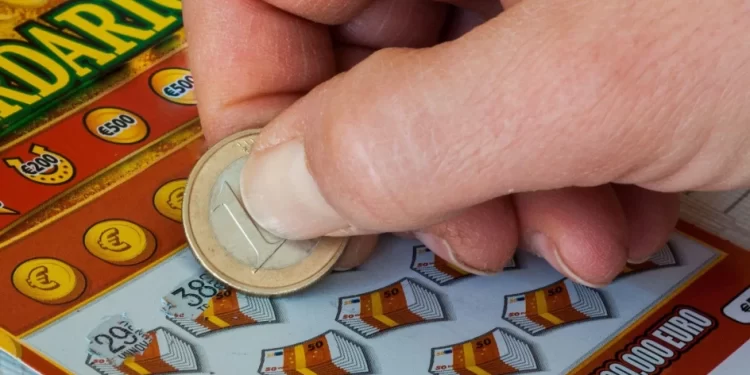 Bračni par “ogrebao” 500.000 evra, žena pobjegla s  tiketom – zapravo je bio nevažeći