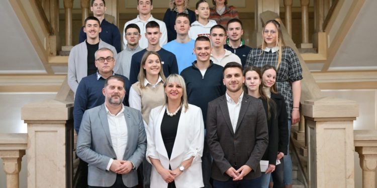 Povećane sportske stipendije, uručena rješenja najuspješnijim