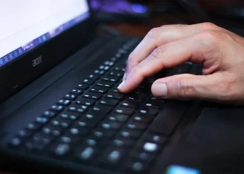 MUP Srpske upozorio na “ljubavne prevare” na internetu