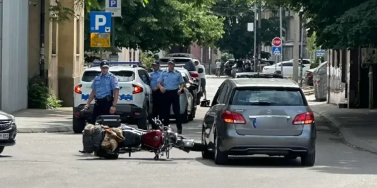 Sudar motora i “mercedesa” u centru Banjaluke, policija na terenu