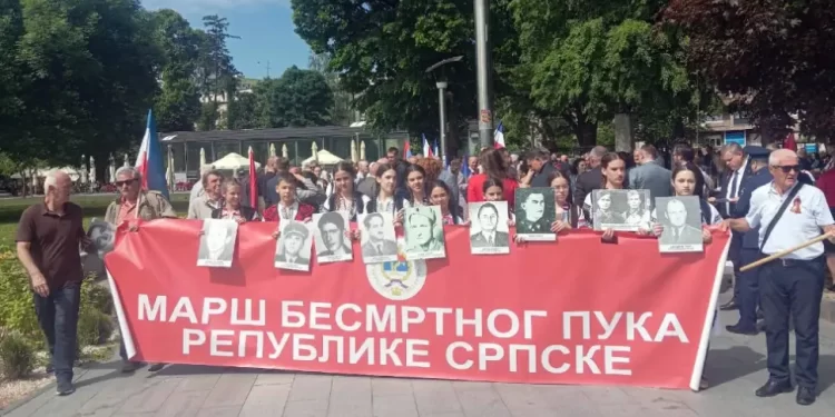 Banjaluka slavi Dan pobjede nad fašizmom: Marš “Besmrtnog puka” prošao centralnim ulicama
