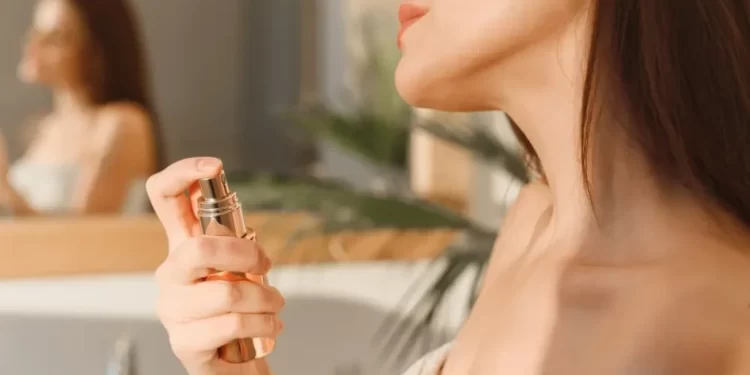 Parfem vam brzo ispari? Uz ove male trikove mirisaćete satima