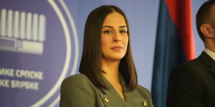 Vukomanović pita ministricu: Kad ste posljednji put bili u marketu i vidjeli cijene?