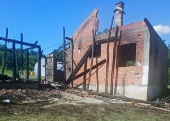 Vlada Srpske obezbjeđuje novu kuću porodici kod Lukavca