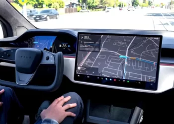Tvrde da je njihov autopilot 10 puta bezbjedniji od vozača; Senatori: “Dokažite”