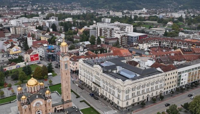 SNSD: Kritikuju građane da troše previše vode, a zalijevaju kružne tokove
