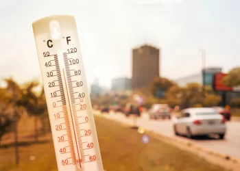 Ako vam auto ljeti djeluje tromije, niste jedini – evo šta se zapravo događa