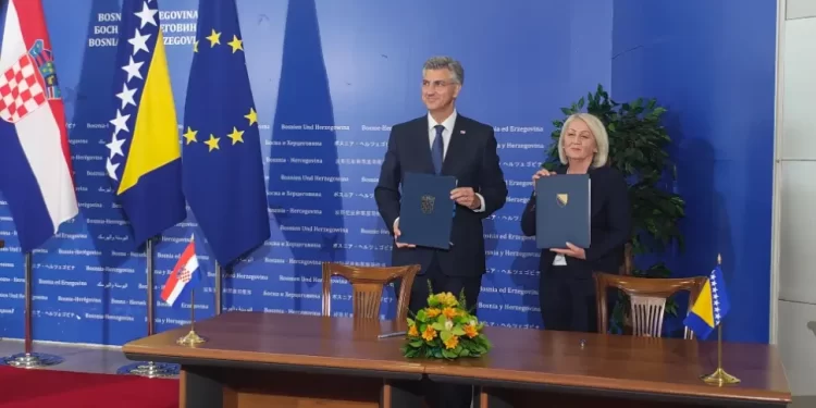 Krišto i Plenković potpisali ugovor o graničnim prelazima
