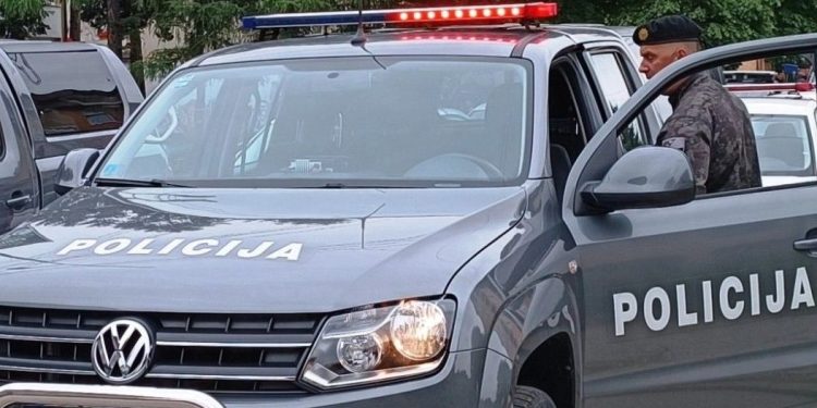 Banovići: Nakon komšijske svađe ubio muškarca i ranio njegovu suprugu, pucao i na treću osobu
