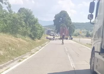 Tragedija kod Drvara: Kćerka (24) motorom udarila u oca,  pa poginula pod kamionom