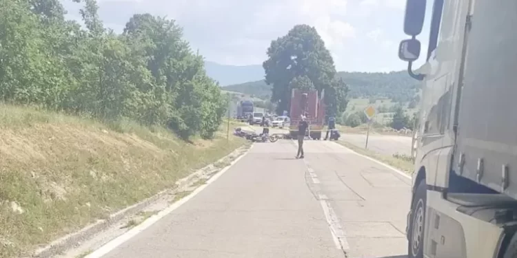 Tragedija kod Drvara: Kćerka (24) motorom udarila u oca,  pa poginula pod kamionom