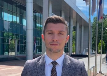 Kresojević: Premijeru, studentima medicine ćete pomoći kada smijenite nezakonitog rektora!