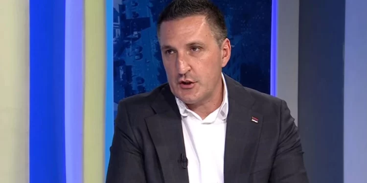Elek smijenjen sa svih funkcija