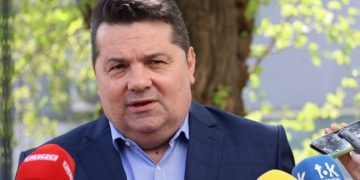 Stevandić: Vukanović negira srpske civilne žrtve u Bratuncu (VIDEO)