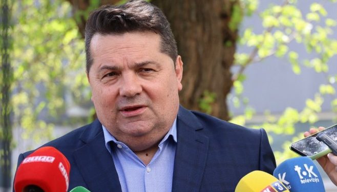 Stevandić: Vukanović negira srpske civilne žrtve u Bratuncu (VIDEO)