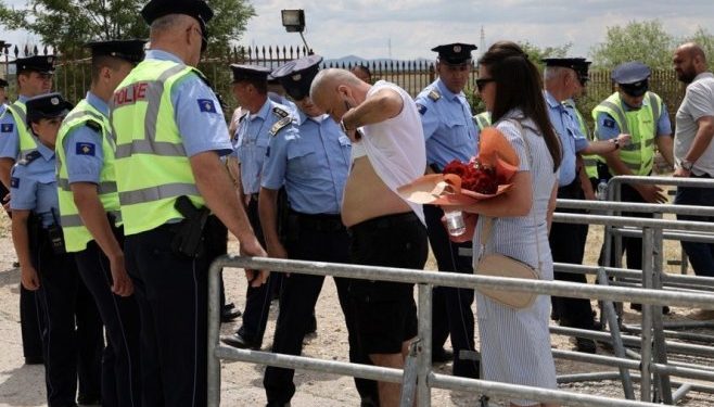 Srbin priveden na Gazimestanu: Policija nas je tukla i vrijeđala (VIDEO)