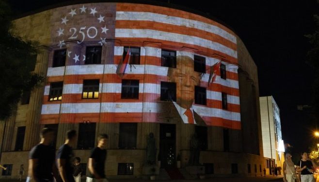 Palata Republike Srpske u bojama američke zastave