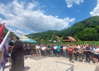 Služen parastos i položeni vijenci za 40 srpskih civila ubijenih u selu Zagoni 