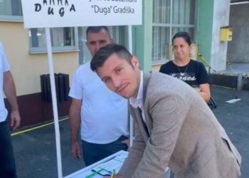Kresojević: Potpiši i ti. Da li znaš da asistenti u nastavi nemaju ni minimalnu platu?
