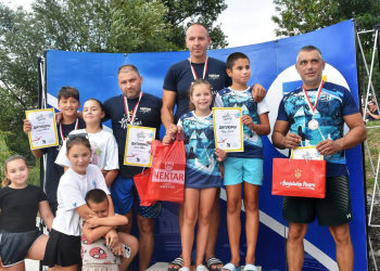 Održane tradicionalne trke dajak čamaca