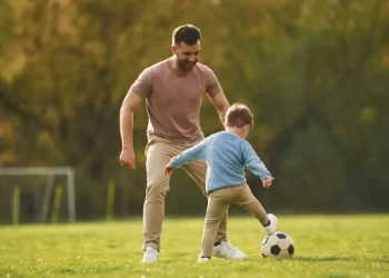 Najljepše uspomene iz djetinjstva: Osam sitnica koje očevi rade, a djeca ih pamte cijelog života