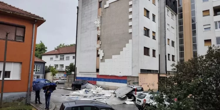 Crna Gora: Nezapamćeno nevrijeme pogodilo Pljevlja – grad razbijao vozila, obrušila se fasada, bujice