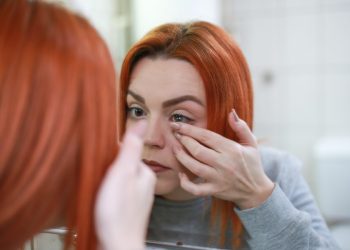 Naučnici napravili kontaktna sočiva koja sama popravljaju ogrebotine