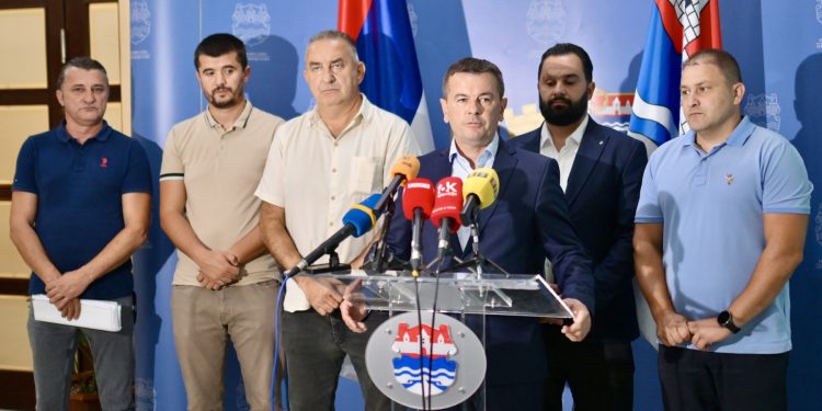 U vezi sa vodosnabdijevanjem potkozarskih sela: Razumijemo potrebe građana, nadležne službe čine sve za stabilnije vodosnabdijevanje
