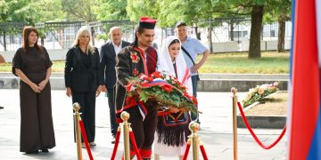 Polaganjem vijenaca na Spomenik Petru Kočić započela manifestacija Kočićevi dani