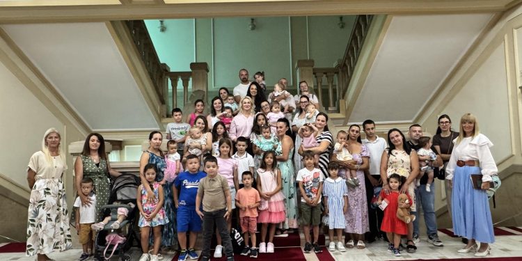 Upriličen prijem za roditelje i mališane, podršku do sada ostvarilo oko 10.000 majki