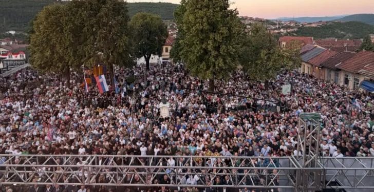 U Mrkonjić Gradu 10.000 ljudi, nije zabilježen nijedan incident