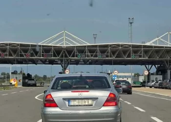 Zaboravio suprugu na graničnom prelazu Gradiška i nastavio put za Njemačku