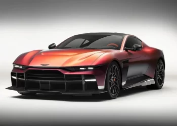 V12 ostavlja konkurenciju u prašini: Upoznajte Aston Martin Valen