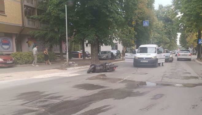 Sudar motocikla i auta u Gundulićevoj ulici