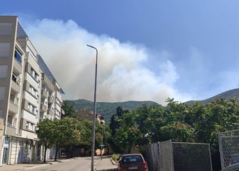 Požar kod Trebinja prijeti da se spusti niz obronke prema gradskim naseljima