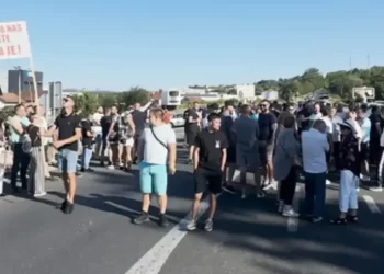 Protest u Ramićima, blokiran saobraćaj 