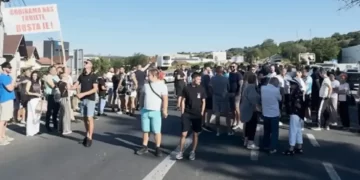 Protest u Ramićima, blokiran saobraćaj 