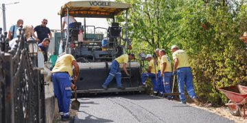 U toku asfaltiranje Ulice Nedeljka i Boška Babića