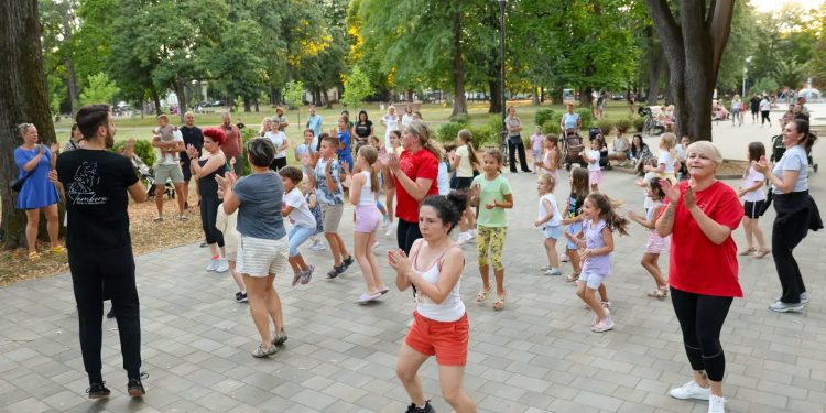Besplatna rekreacija – joga, aerobik, ples i programi za građane treće životne dobi