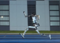 Robot trčao brže od Јuseina Bolta (VIDEO)