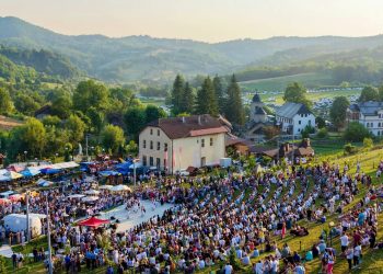 Večeras u amfiteatru kod manastira Gomionica predstava “Jazavac pred sudom”