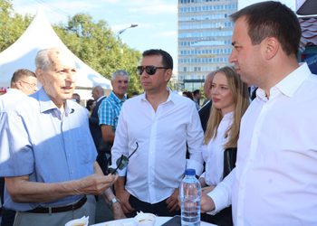 Selak sa građanima na Trgu Krajine: Politika mora da bude među ljudima