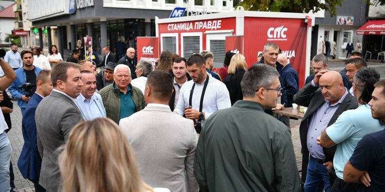 Goran Selak razgovarao sa Prijedorčanima u okviru “Stanice pravde”