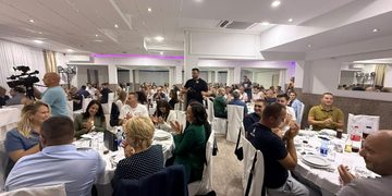 Najveća tribina Ujedinjene Srpske u Čelincu: Stevandić poručio da je stranka izašla iz okvira članstva