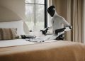 Kineski robot koji kuva, čisti i namješta krevet – budućnost uskoro u domovima širom svijeta (VIDEO)