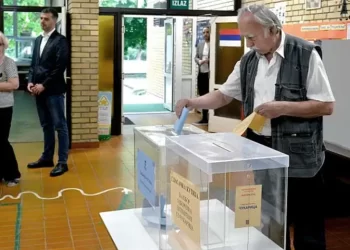 Vanredni izbori u Srbiji: Građani na biralištima 25. oktobra